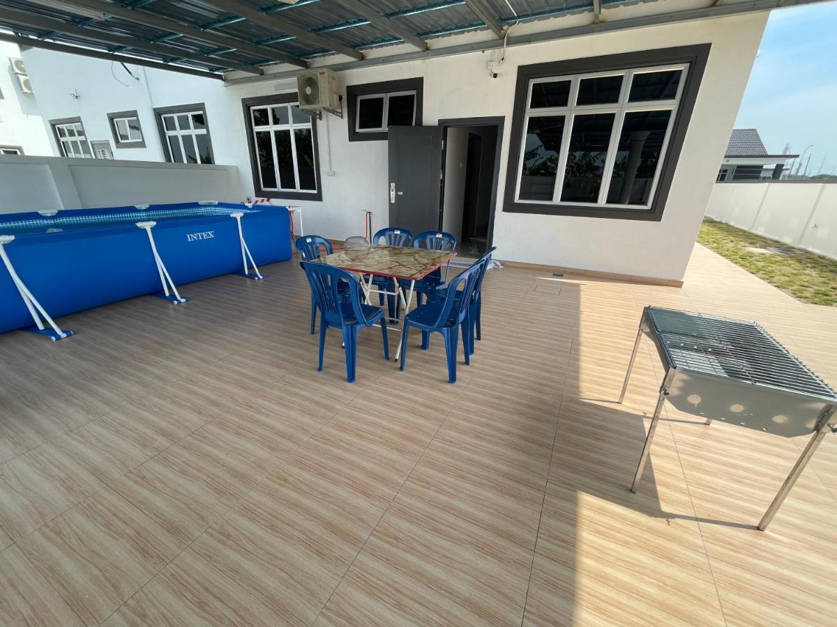 Cuti-Cuti Port Dickson Homestay ภายนอก รูปภาพ